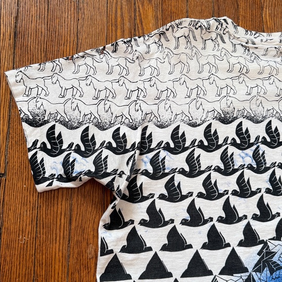 Early 1990’s M.C. Escher AOP Vintage Single Stitch T-Shirt Andazia - Picture 10 of 16